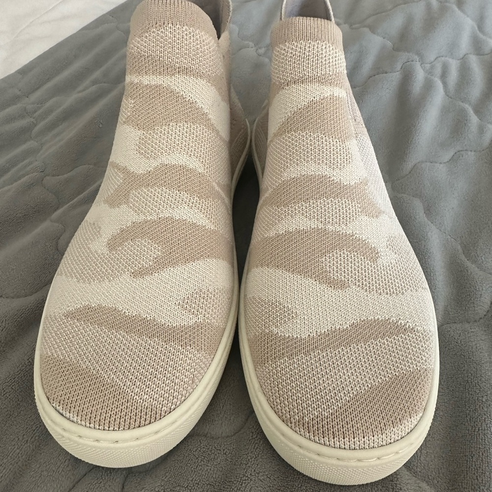 NEW Rothy’s Chelsea camo boot size 7 - Picture 2 of 4